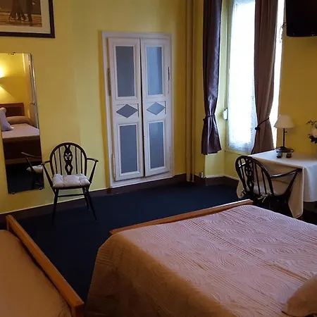 Hotel Ronsin 2*